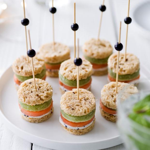 Bouchées apéritives au saumon et à la gelée de concombre