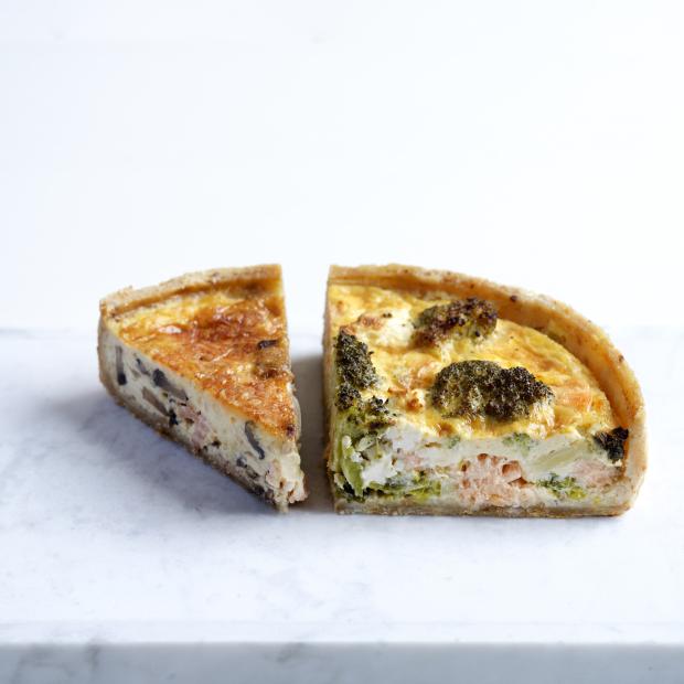Quiche met zalm, feta en groene groenten