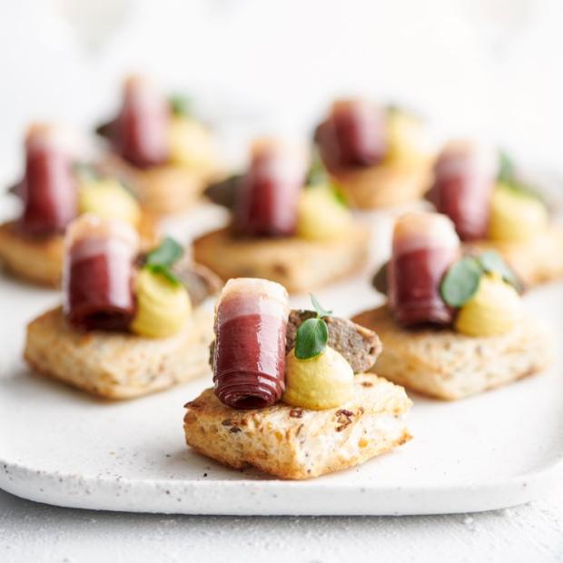 Zakouskis au magret de canard fumé